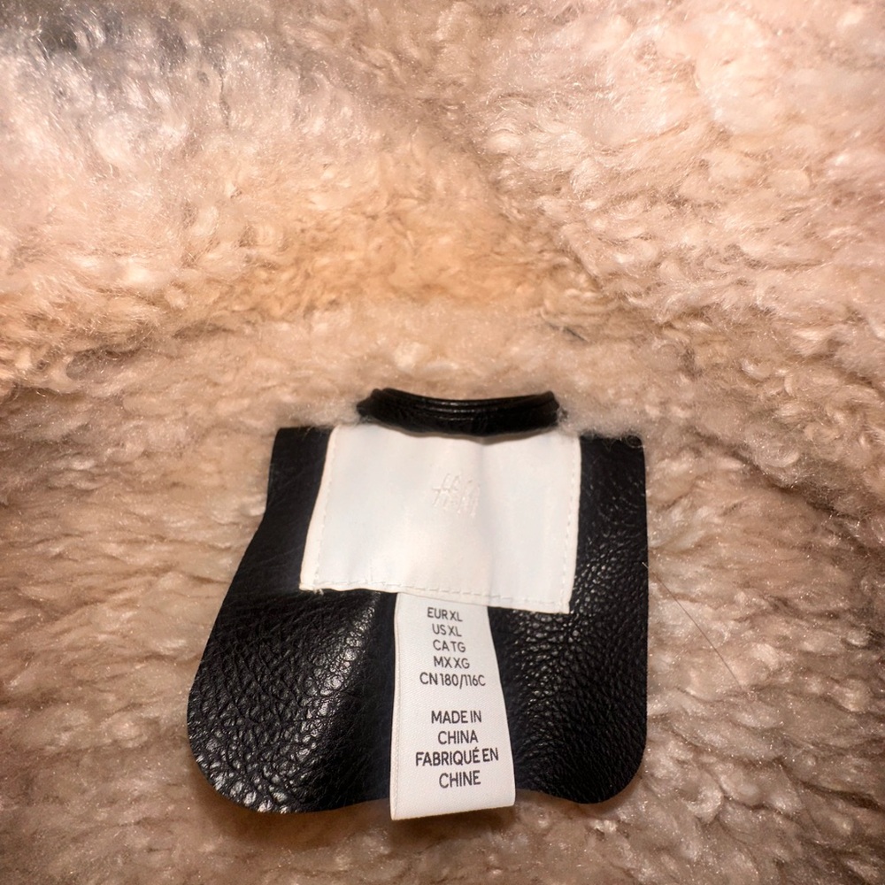 H&M Black Leather Jacket with Cream Shearling Collar XL - Picture 3 of 4